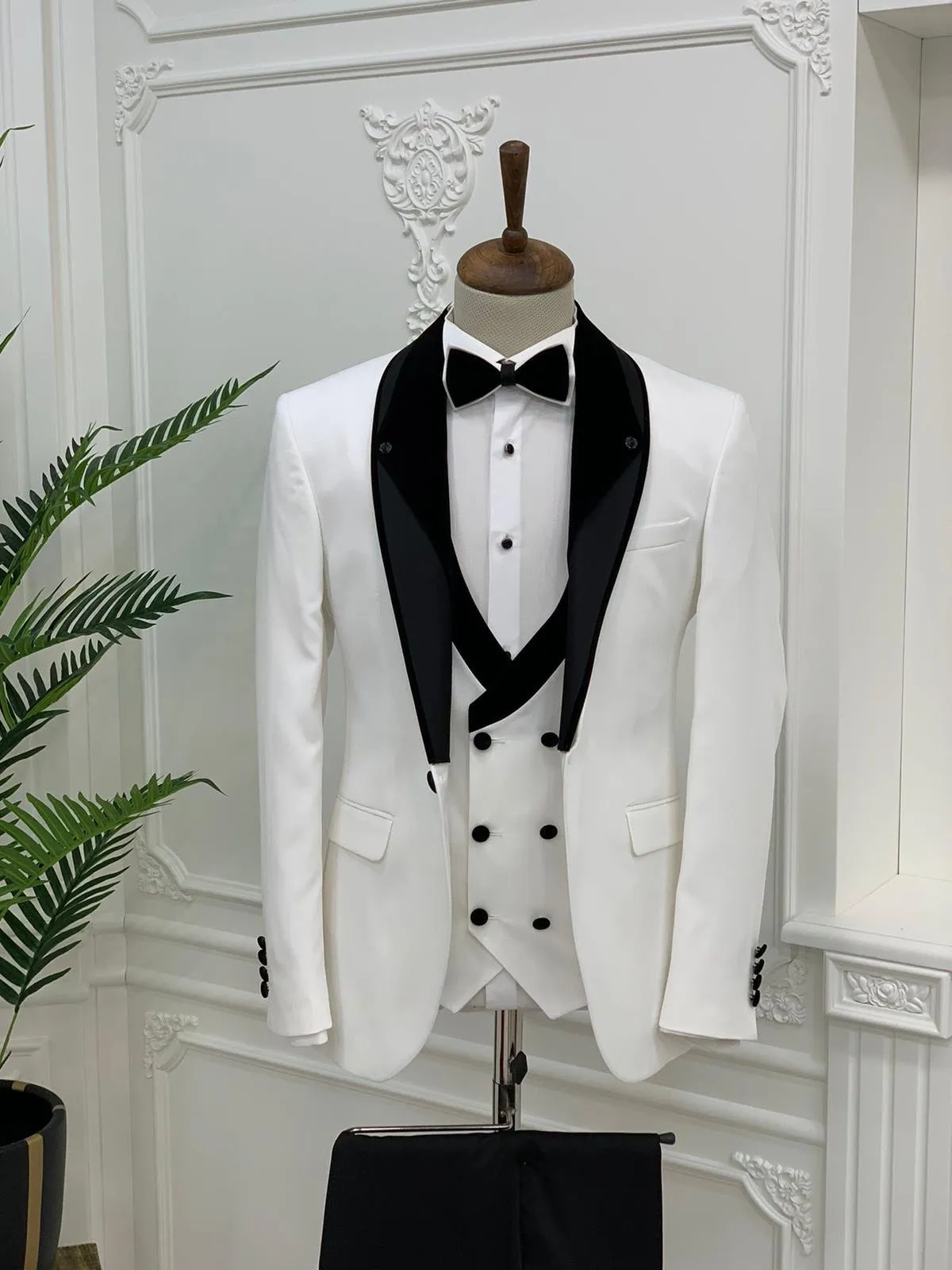 Napolia Royal White Slim Fit Tuxedo