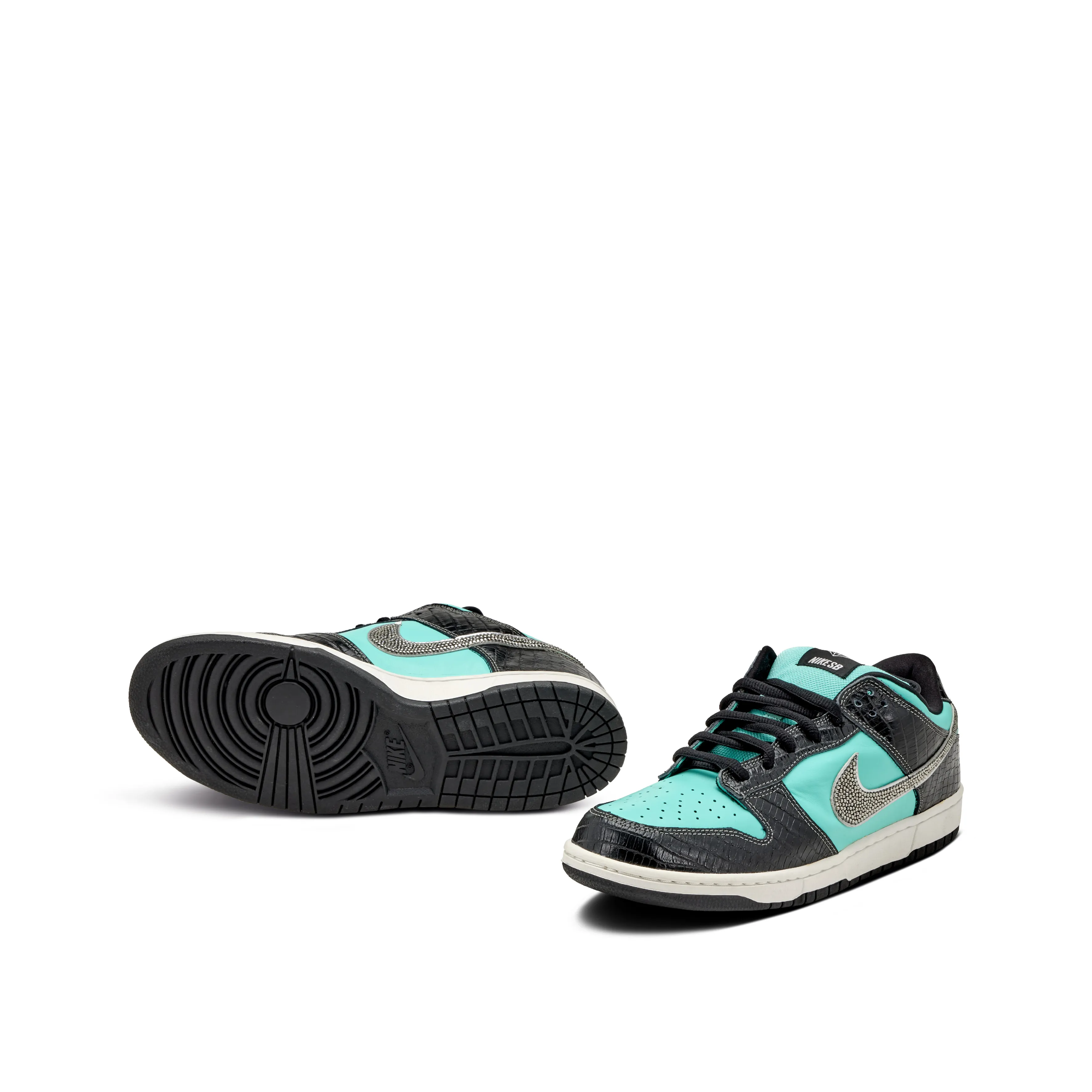 Nike Nike SB Dunk Low Pro Diamond Supply Co. Tiffany Customized with Swarovski Crystals | Size 13