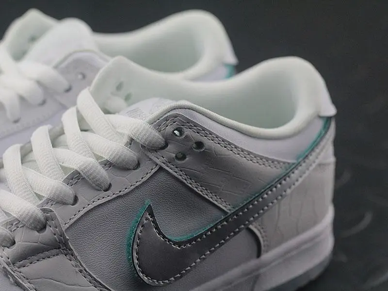 Nike SB Dunk Low Diamond Supply Co White Diamond