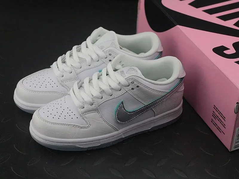 Nike SB Dunk Low Diamond Supply Co White Diamond