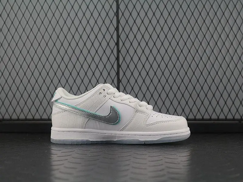 Nike SB Dunk Low Diamond Supply Co White Diamond