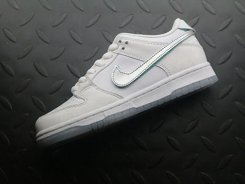 Nike SB Dunk Low Diamond Supply Co White Diamond