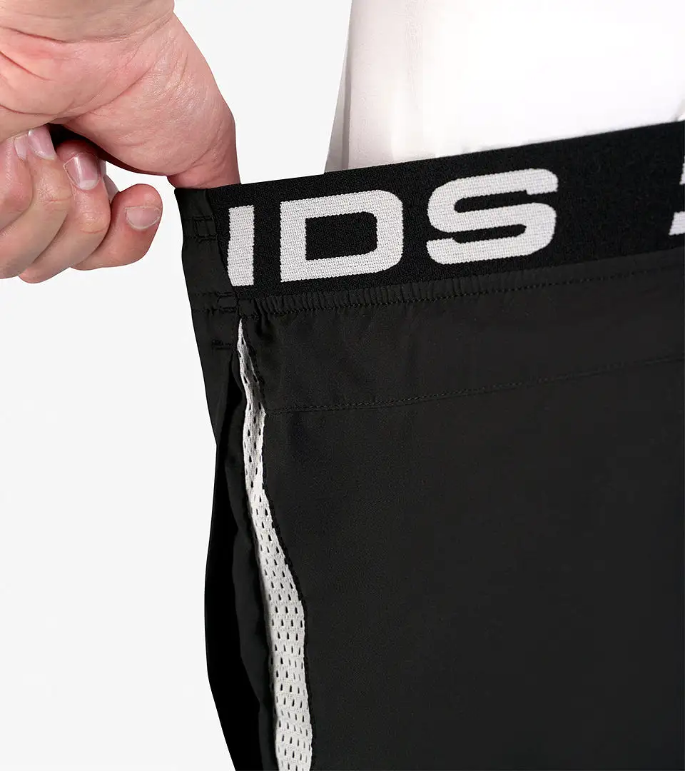 TECH SHORTS - BLACK / GREY